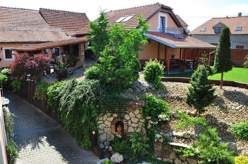 Penzion Farma Ледніце Екстер'єр фото